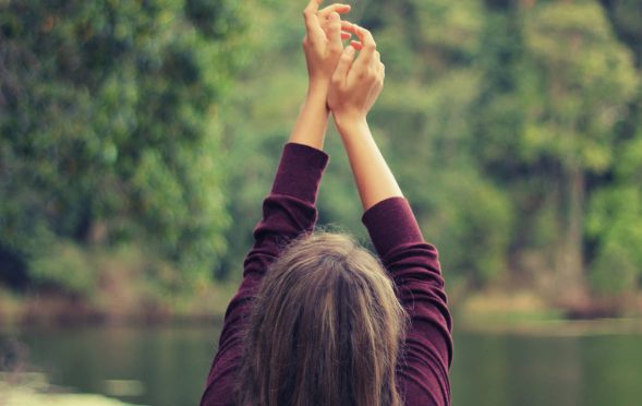 alcohol-party-glass-table